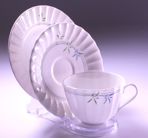 Clear cup saucer and plate - clear,
